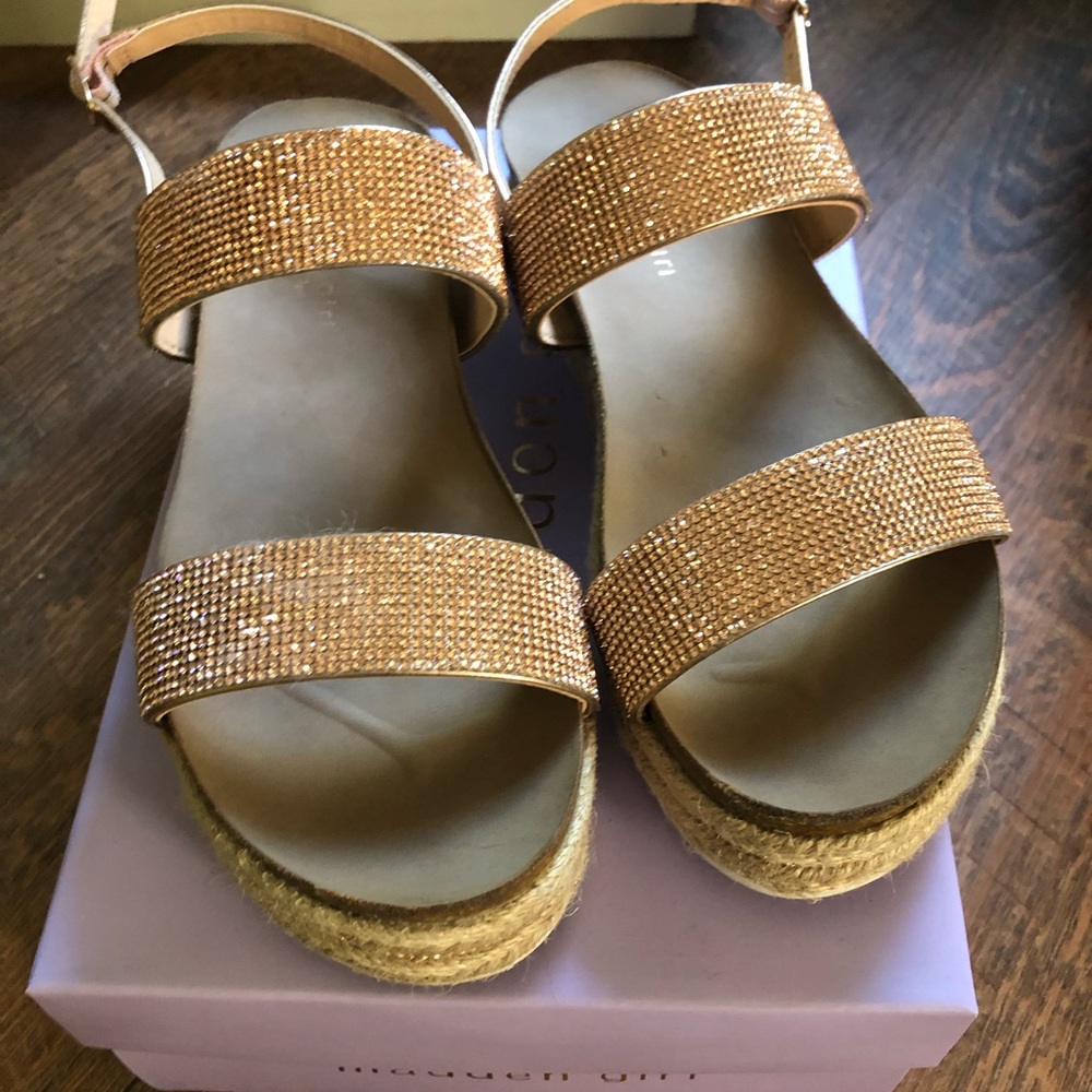 Shoes - Picture 3 of 6